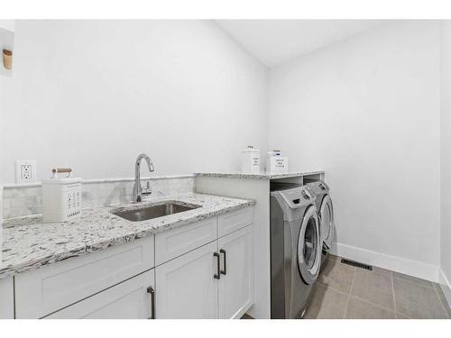 724 36 Street Nw, Calgary, AB - Indoor Photo Showing Laundry Room