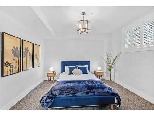 724 36 Street Nw, Calgary, AB - Indoor Photo Showing Bedroom