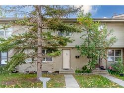 72-123 Queensland Drive SE Calgary, AB T2J 5J4