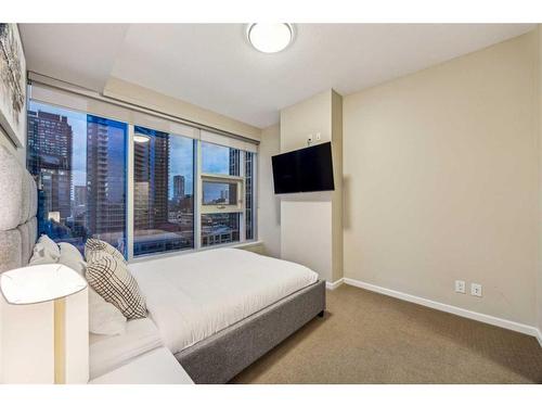 803-211 13 Avenue Se, Calgary, AB - Indoor Photo Showing Bedroom