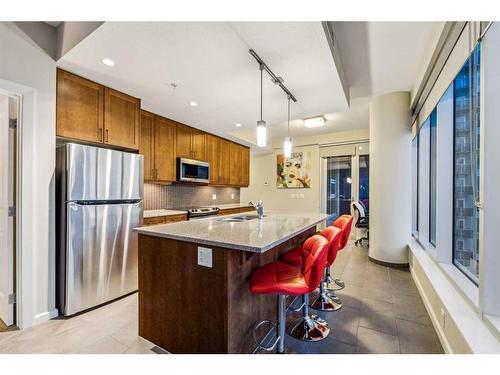 803-211 13 Avenue Se, Calgary, AB - Indoor Photo Showing Kitchen With Upgraded Kitchen