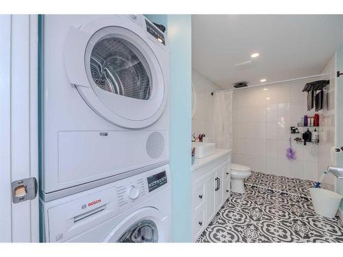 52 Martinridge Way Ne, Calgary, AB - Indoor Photo Showing Laundry Room