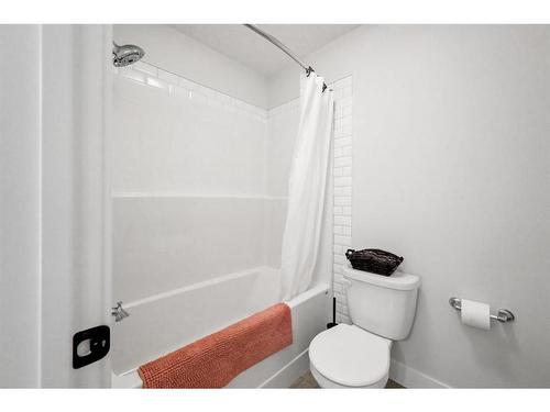 52 Seton Rise Se, Calgary, AB - Indoor Photo Showing Bathroom