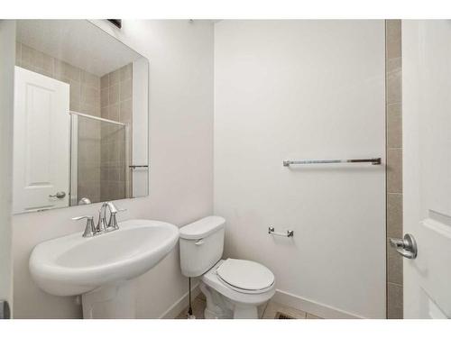 102 Cranarch Common Se, Calgary, AB - Indoor Photo Showing Bathroom