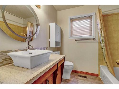 48 Martingrove Way Ne, Calgary, AB - Indoor Photo Showing Bathroom