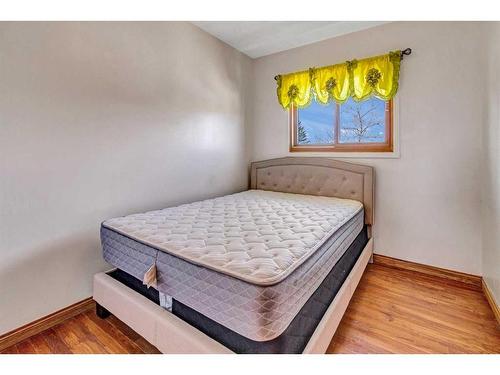 48 Martingrove Way Ne, Calgary, AB - Indoor Photo Showing Bedroom