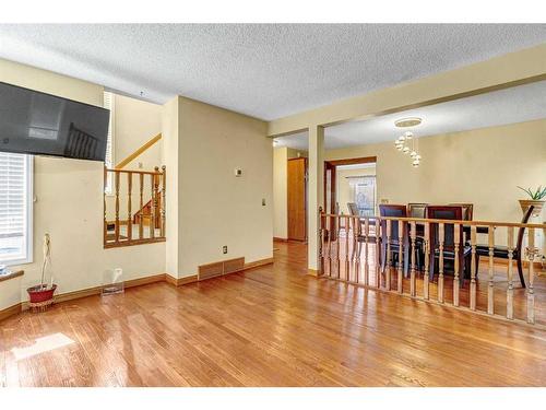 48 Martingrove Way Ne, Calgary, AB - Indoor