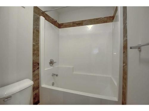 56 Shale Avenue, Cochrane, AB - Indoor Photo Showing Bathroom