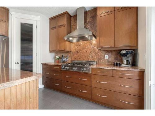 8 Spring Willow Place Sw, Calgary, AB - Indoor Photo Showing Kitchen