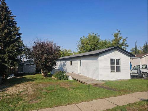 307 2Nd Avenue, Torrington, AB - Outdoor