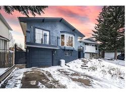 260 Sandstone Place NW Calgary, AB T3K 2X6