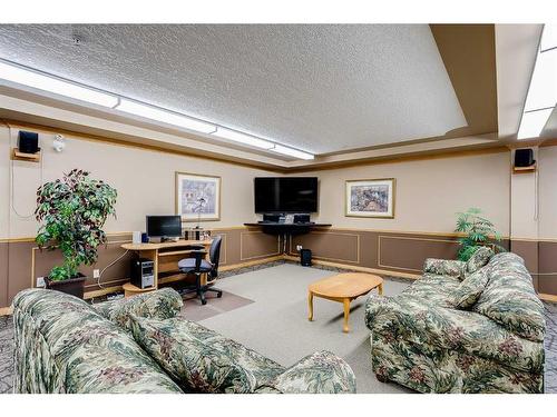 126-6868 Sierra Morena Boulevard Sw, Calgary, AB - Indoor