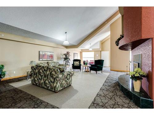 126-6868 Sierra Morena Boulevard Sw, Calgary, AB - Indoor