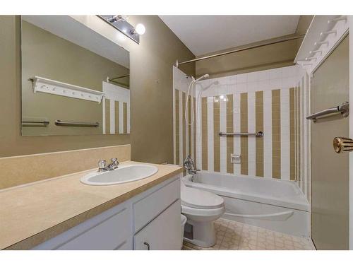 703-120 Silvercreek Close Nw, Calgary, AB - Indoor Photo Showing Bathroom