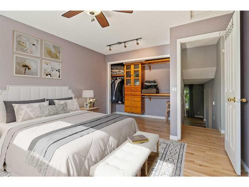 876 Mckenzie Drive Se, Calgary, AB - Indoor Photo Showing Bedroom