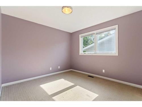 876 Mckenzie Drive Se, Calgary, AB - Indoor Photo Showing Other Room