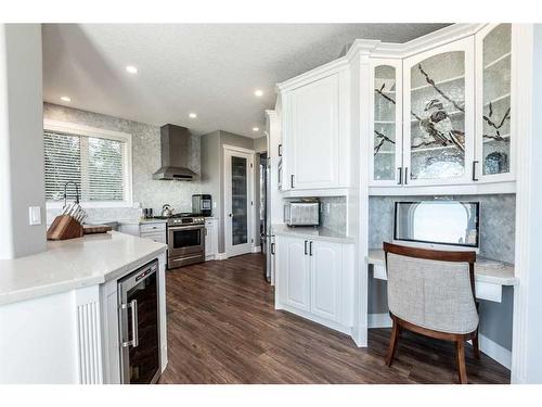 1107 Highland Green View Nw, High River, AB - Indoor Photo Showing Kitchen