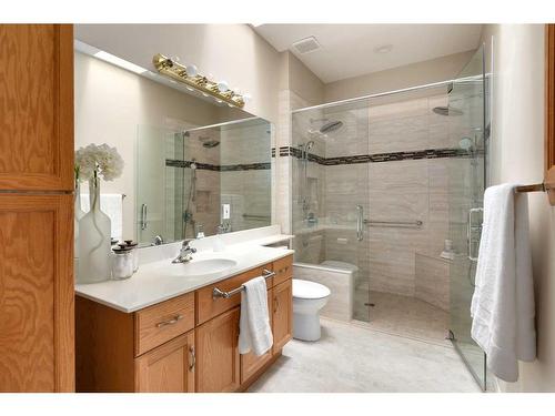 61 Scimitar Heath Nw, Calgary, AB - Indoor Photo Showing Bathroom