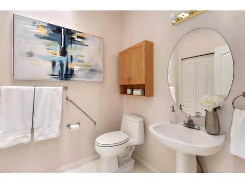 61 Scimitar Heath Nw, Calgary, AB - Indoor Photo Showing Bathroom