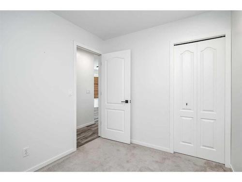 80 Douglas Ridge Circle Se, Calgary, AB - Indoor Photo Showing Other Room