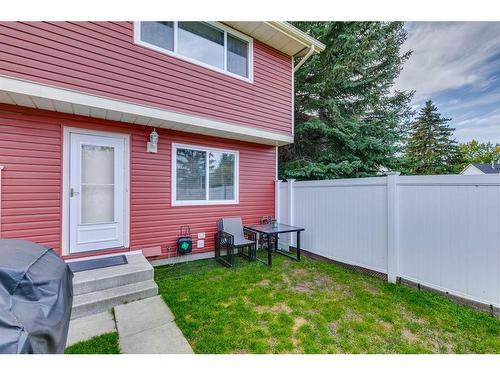 535 Queenston Gardens Se, Calgary, AB - Outdoor With Exterior