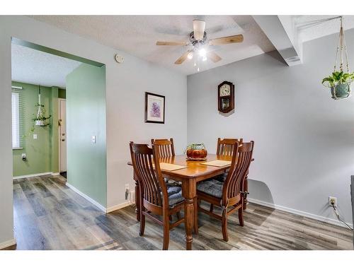 535 Queenston Gardens Se, Calgary, AB - Indoor Photo Showing Dining Room