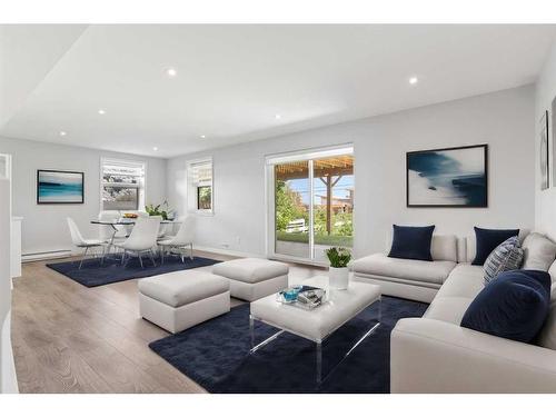 1720 Suffolk Street, Calgary, AB - Indoor Photo Showing Living Room