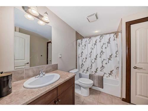 124 Aspenmere Close, Chestermere, AB - Indoor Photo Showing Bathroom