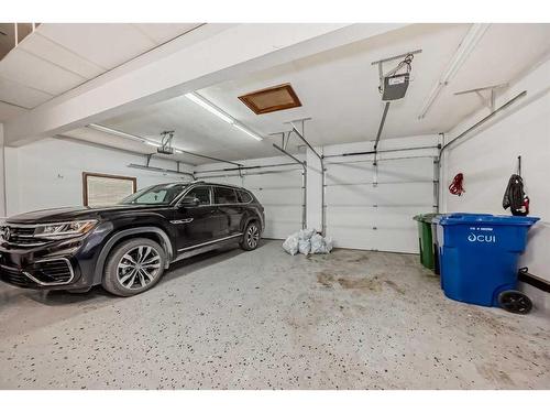 124 Aspenmere Close, Chestermere, AB - Indoor Photo Showing Garage