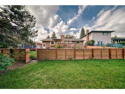 264 Cannington Place Sw, Calgary, AB - Outdoor