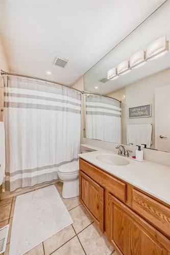 264 Cannington Place Sw, Calgary, AB - Indoor Photo Showing Bathroom