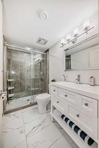 264 Cannington Place Sw, Calgary, AB - Indoor Photo Showing Bathroom