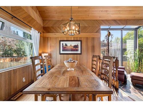 32 Deermont Road Se, Calgary, AB - Indoor Photo Showing Dining Room