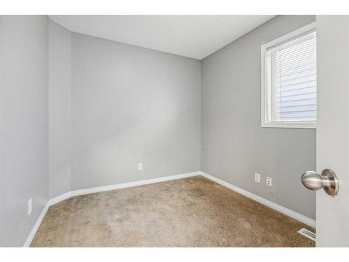 64 Prestwick Villas Se, Calgary, AB - Indoor Photo Showing Other Room