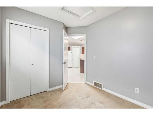 64 Prestwick Villas Se, Calgary, AB - Indoor Photo Showing Other Room