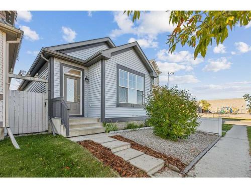 64 Prestwick Villas Se, Calgary, AB - Outdoor