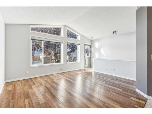 64 Prestwick Villas Se, Calgary, AB - Indoor