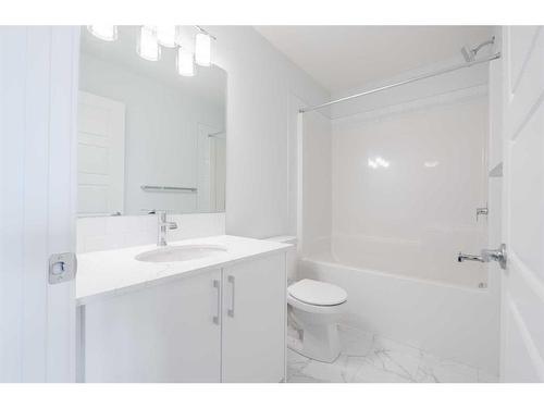 214-75 Evanscrest Common Nw, Calgary, AB - Indoor Photo Showing Bathroom