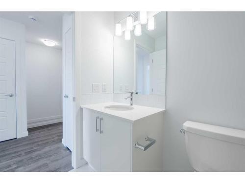 214-75 Evanscrest Common Nw, Calgary, AB - Indoor Photo Showing Bathroom