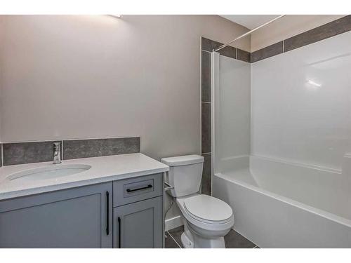 256 Waterford Heath, Chestermere, AB - Indoor Photo Showing Bathroom