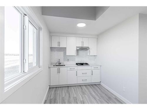 222 Corner Meadows Square Ne, Calgary, AB - Indoor Photo Showing Kitchen