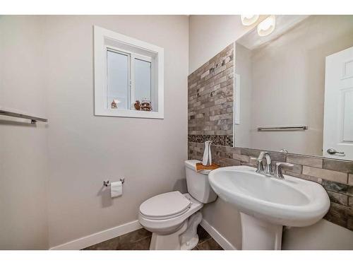 97 Panton Way Nw, Calgary, AB - Indoor Photo Showing Bathroom