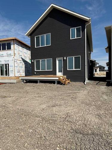 525 Baywater Manor Sw, Airdrie, AB - Outdoor