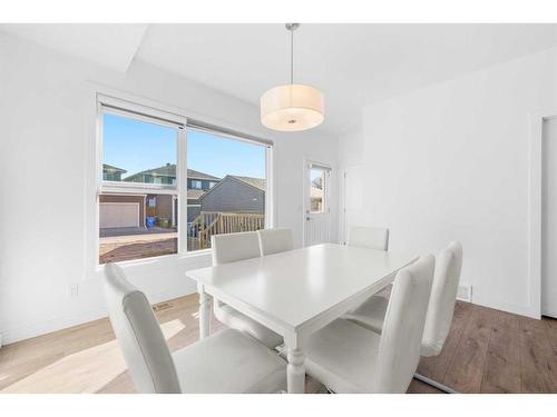 15 Walcrest Row Se, Calgary, AB - Indoor Photo Showing Dining Room