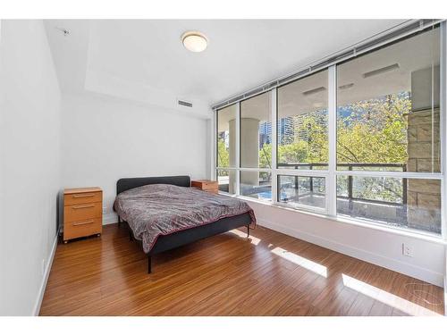 238-222 Riverfront Avenue Sw, Calgary, AB - Indoor Photo Showing Bedroom