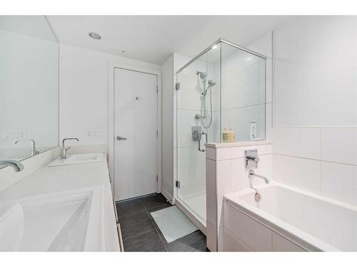 238-222 Riverfront Avenue Sw, Calgary, AB - Indoor Photo Showing Bathroom