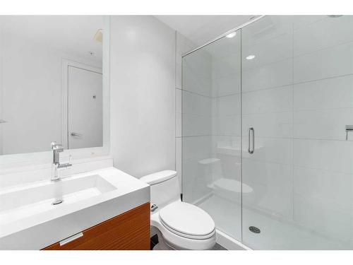 238-222 Riverfront Avenue Sw, Calgary, AB - Indoor Photo Showing Bathroom