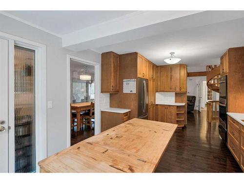 36 Crestview Estates, Rural Rocky View County, AB - Indoor Photo Showing Kitchen