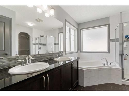 81 Walden Manor Se, Calgary, AB - Indoor Photo Showing Bathroom