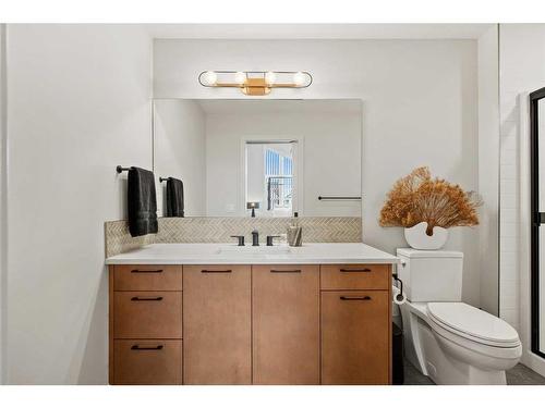 49 Westmore Park Sw, Calgary, AB - Indoor Photo Showing Bathroom